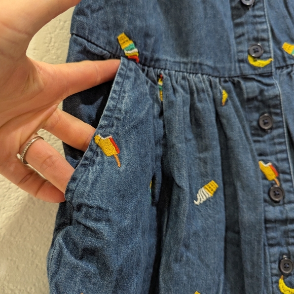 Hanna Andersson Chasing Summer Button Up Chambray Denim Embroidered Dress 5T - Picture 4 of 11